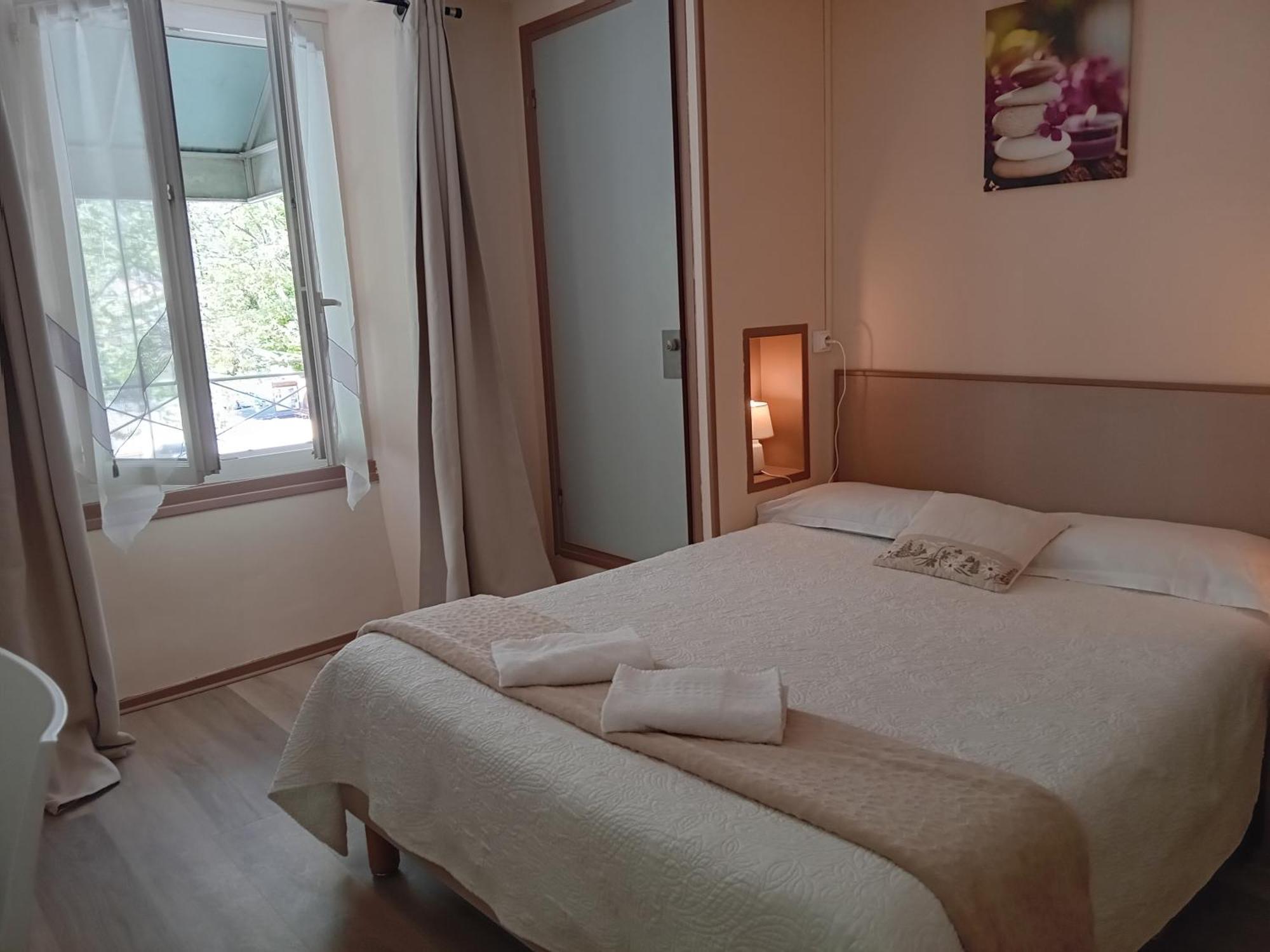 Hotel La Gravenne Thueyts Екстер'єр фото